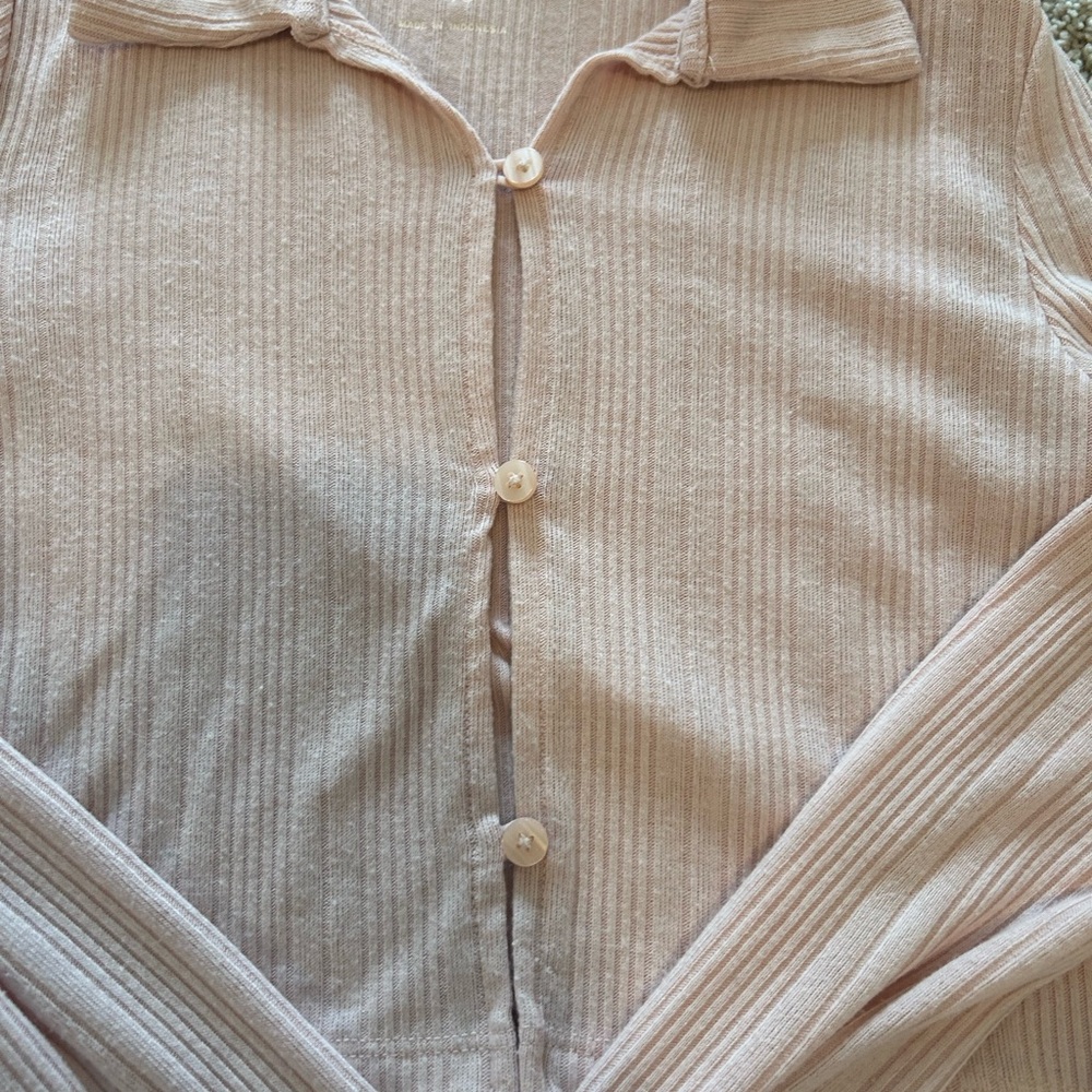 Aeropostale long sleeved crop top in size XS - Picture 2 of 4